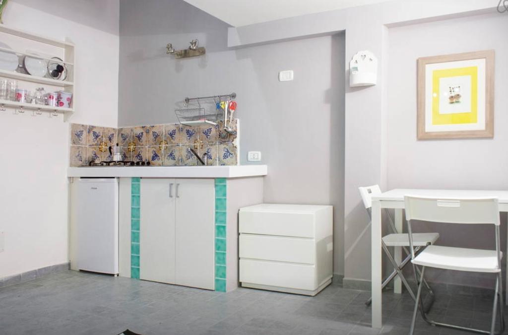 Flat Tribunali Neapel Zimmer foto